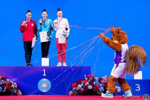 podium app sfe07817 copia simone ferraro ph